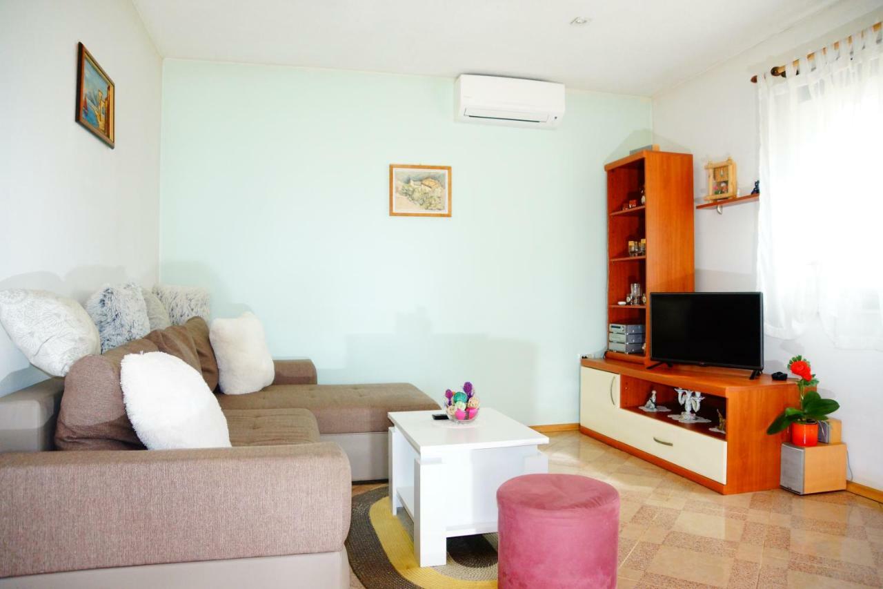 Holiday Home Bura Rovinj Bagian luar foto