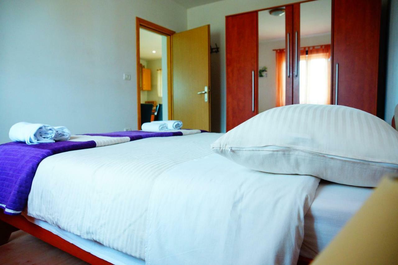 Holiday Home Bura Rovinj Bagian luar foto